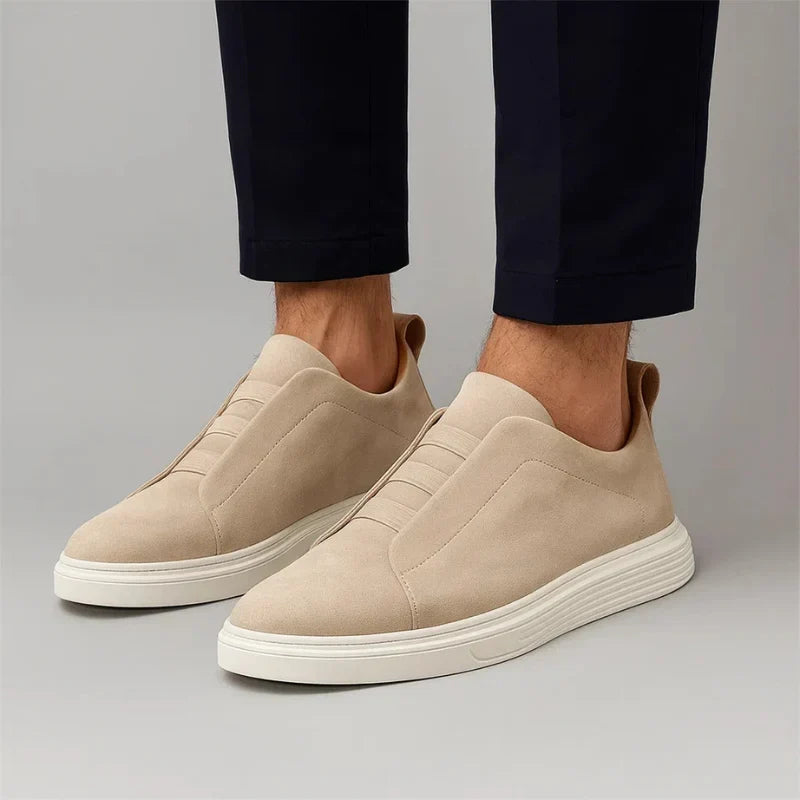 Herren Slip-On Wildlederschuhe Paul – Elegant, cremefarbene Sohle
