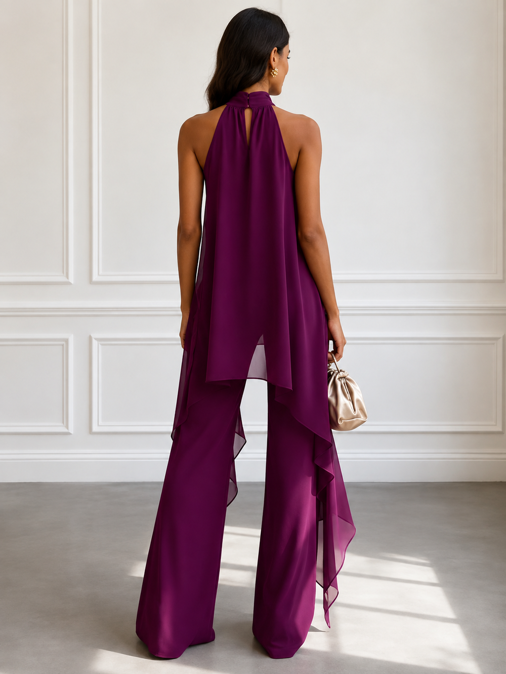 Damen Jumpsuit Mila – Schulterfreier Schnitt mit Chiffon-Cape
