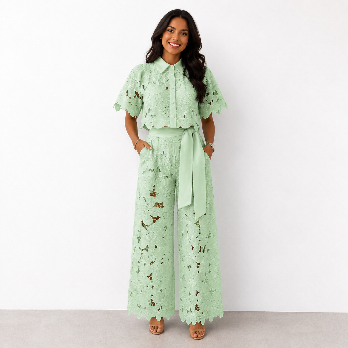 Damen Zweiteiler Emma – Florales Lochmuster, fließende Hose