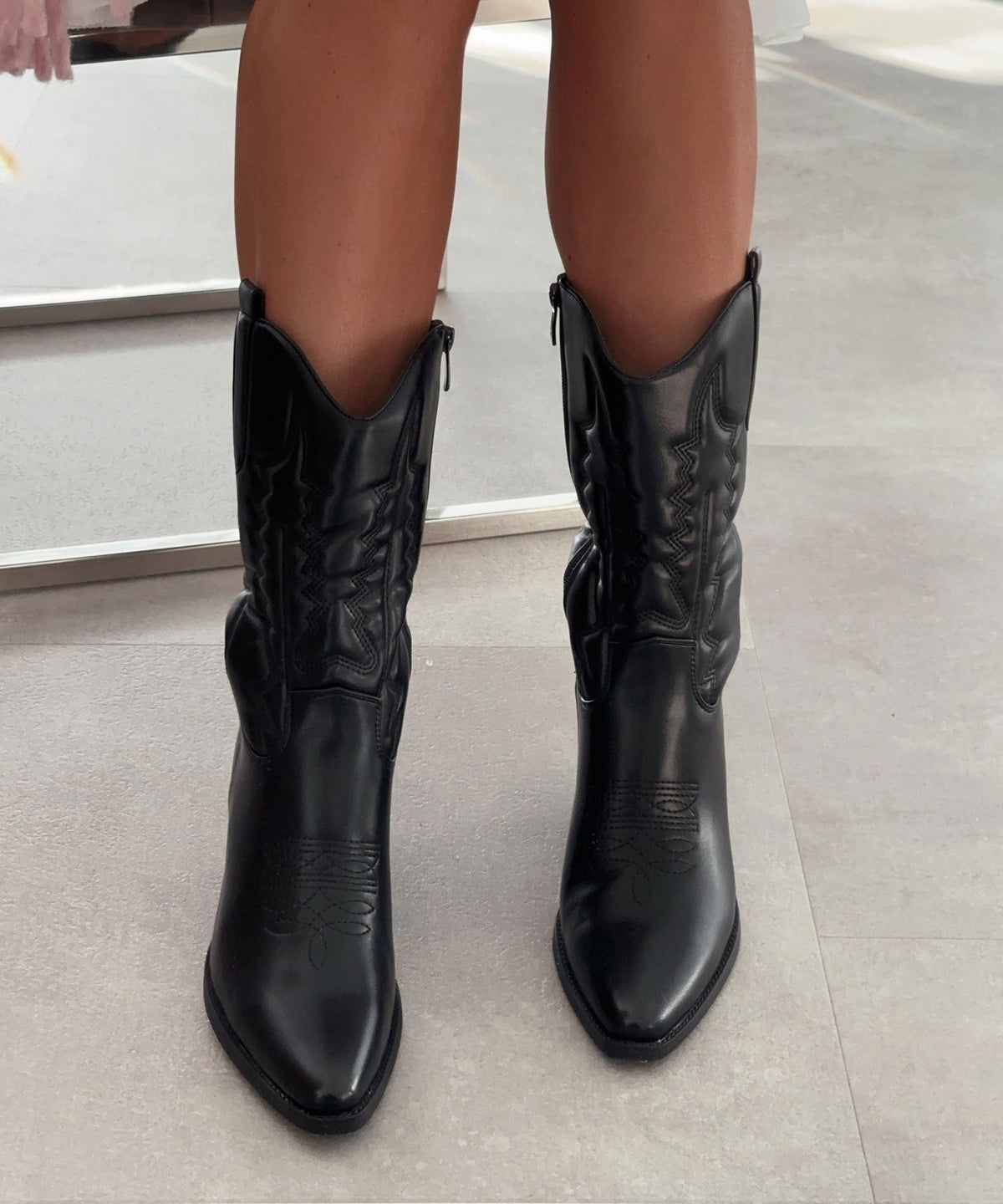 Damen Cowboy-Stiefel Julia – Veganes Velours, mittelhoch