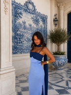 Damenkleid Sophia – Zweifarben, lang mit Halstuch, seitlich offen