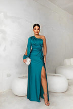Damen Hochzeitskleid Greta – Lang, asymmetrisch, elegante Schulterpartie