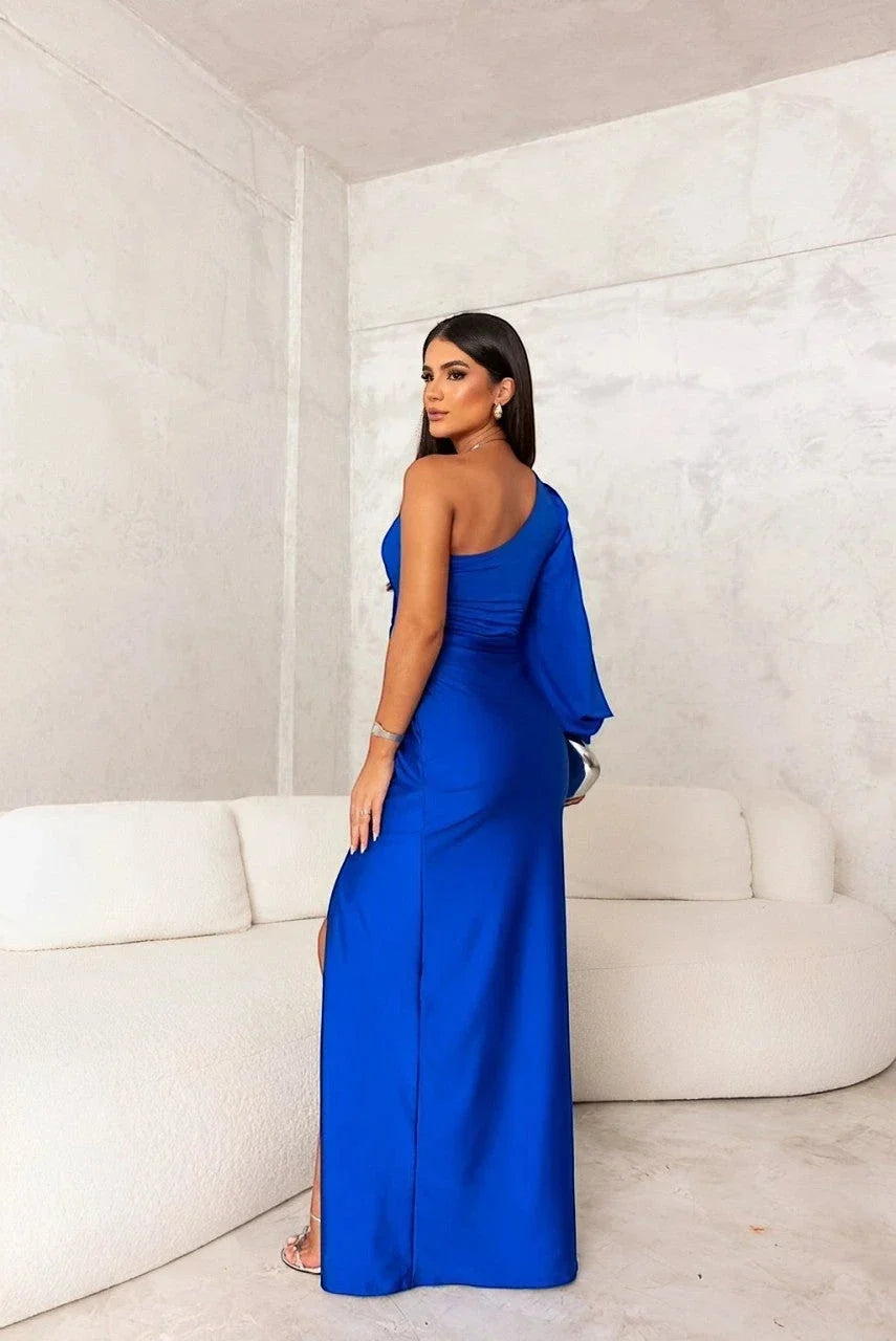 Damen Hochzeitskleid Greta – Lang, asymmetrisch, elegante Schulterpartie