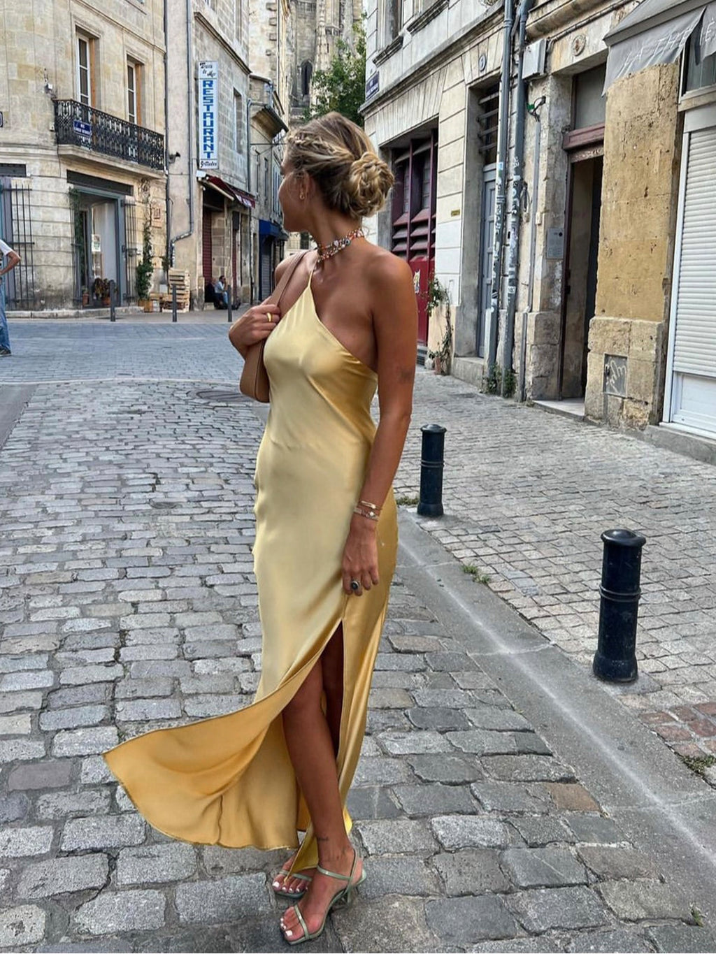 Damen Satin Abendkleid lang Emma – Offener Rücken, eleganter Schnitt