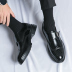 Herren Monk-Strap Schuhe – Leder, Brogue-Details mit Schnalle