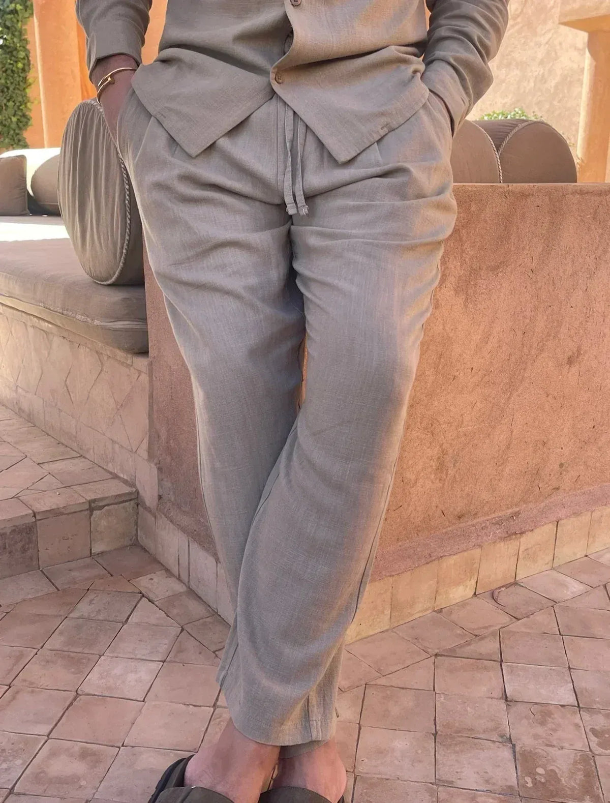 Herren Leinenanzug Paul – Hemd & Hose, Kubakragen, elegant