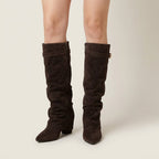 Damen Stiefel Sophia – Wildleder-Optik, Raffung, niedriger Blockabsatz