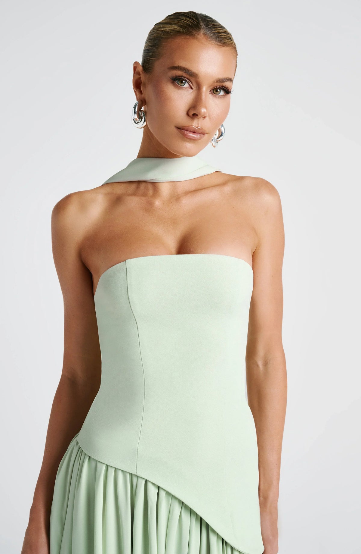 Damen Ballkleid Lina – Corsage, Bandeau-Ausschnitt, Schlitz